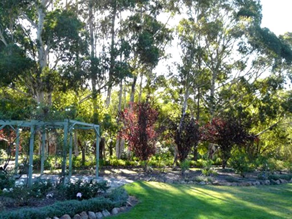 ستانثورب Granite Gardens Cottages & Lake Retreat المظهر الخارجي الصورة