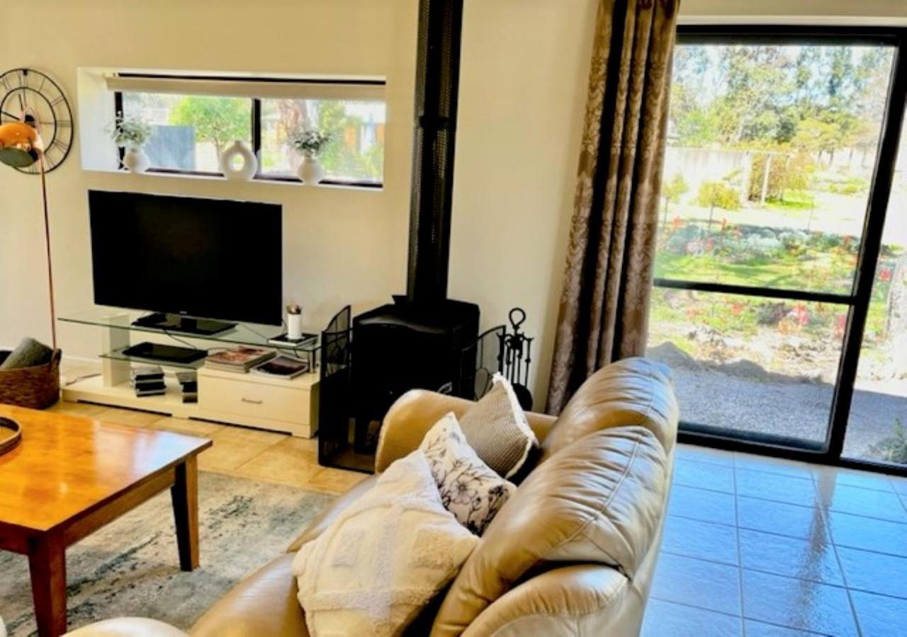 ستانثورب Granite Gardens Cottages & Lake Retreat المظهر الخارجي الصورة