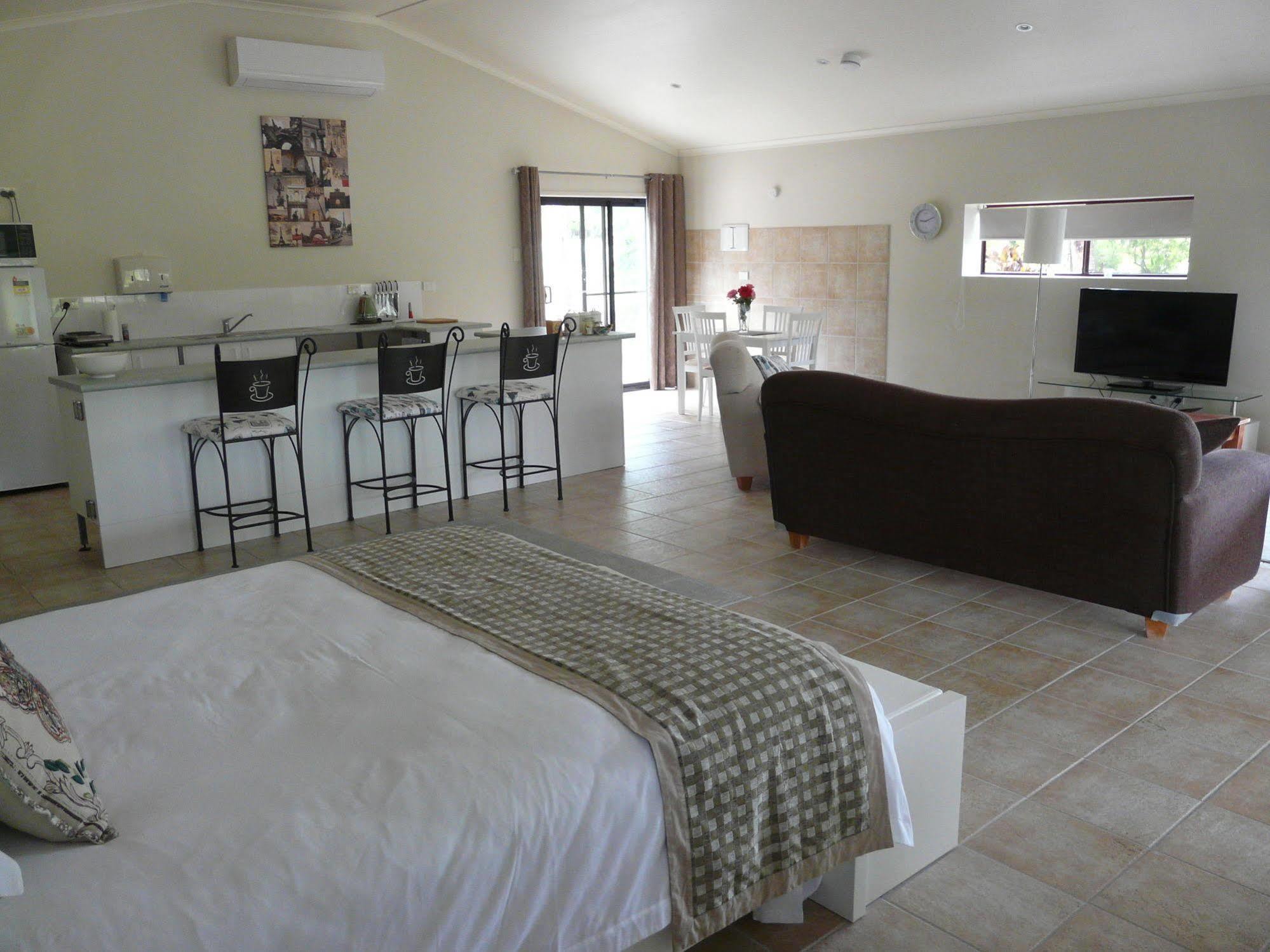 ستانثورب Granite Gardens Cottages & Lake Retreat المظهر الخارجي الصورة