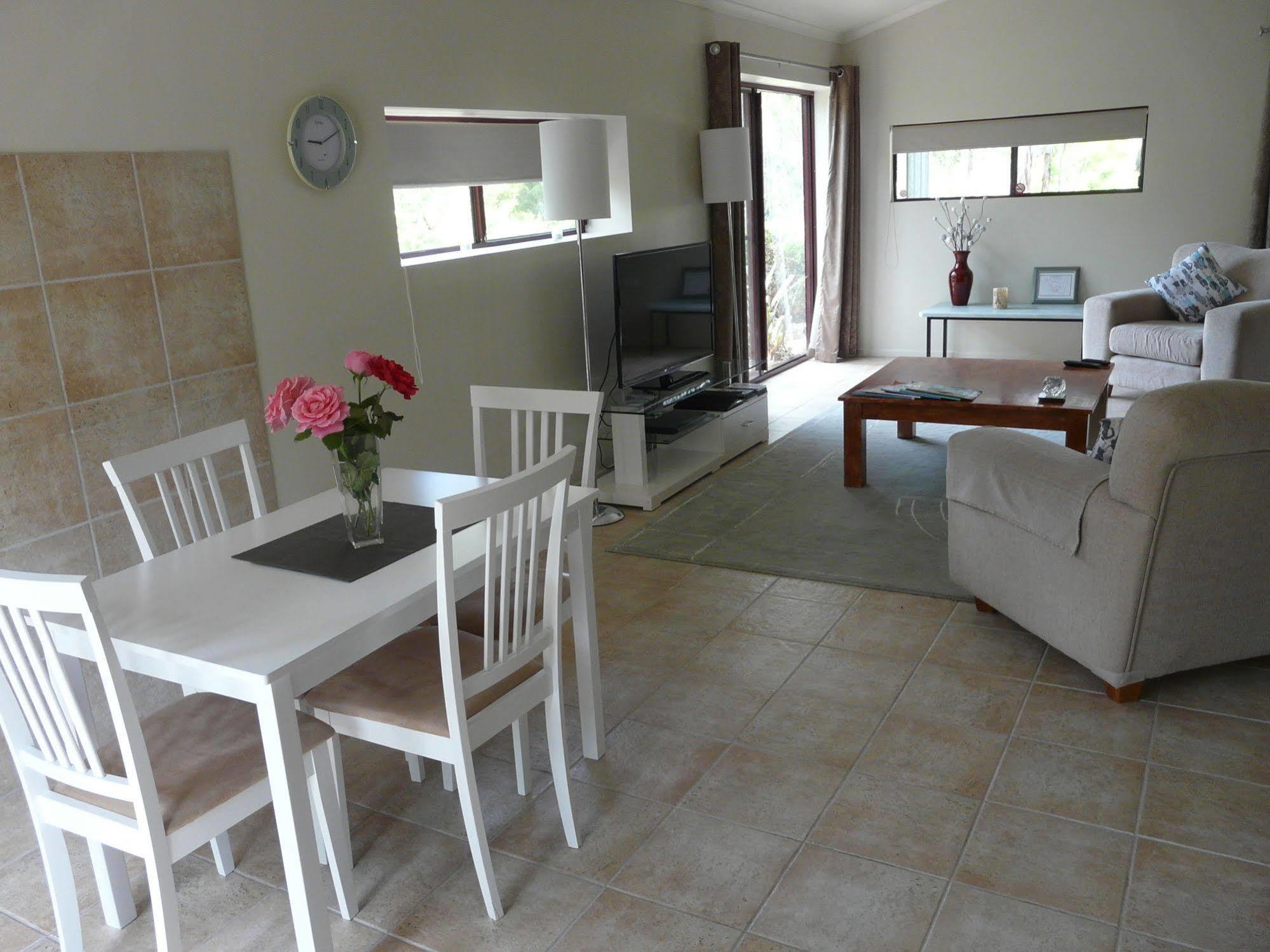ستانثورب Granite Gardens Cottages & Lake Retreat المظهر الخارجي الصورة